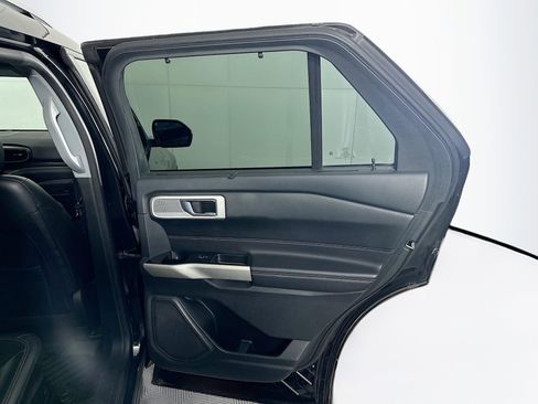 Used 2022 Ford Explorer Limited image 31