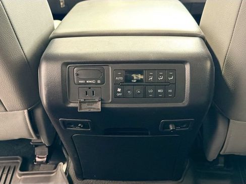 Certified 2019 Toyota Sequoia Platinum AWD/4WD image 24