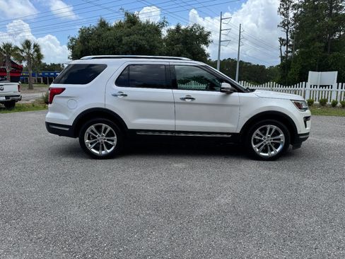 Used 2018 Ford Explorer Limited w/ Equipment Group 301A AWD/4WD image 7