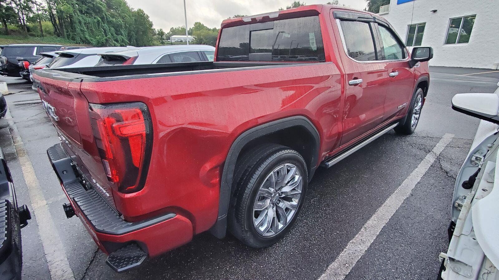 Used 2024 GMC Sierra 1500 Denali AWD/4WD image 9