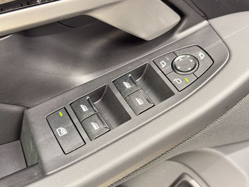 Used 2025 BMW 530i w/ Premium Package RWD image 17