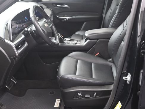 Certified 2024 Cadillac XT4 Sport w/ Cold Weather Package AWD/4WD image 10