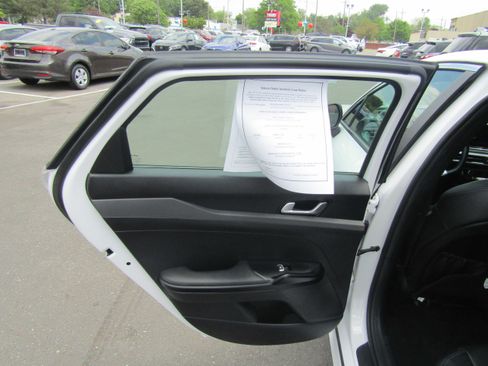 Used 2022 Kia K5 GT-Line AWD/4WD image 11