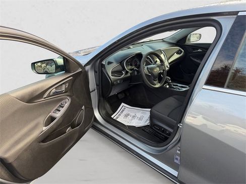 Used 2024 Chevrolet Malibu LT image 15