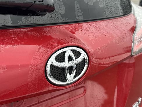 Used 2017 Toyota RAV4 XLE image 10