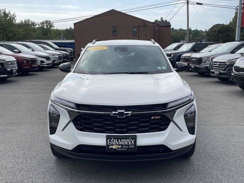 Used 2025 Chevrolet Trax RS w/ Driver Confidence Package FWD image 8