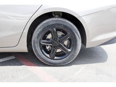 Used 2023 Chevrolet Malibu LT FWD image 30