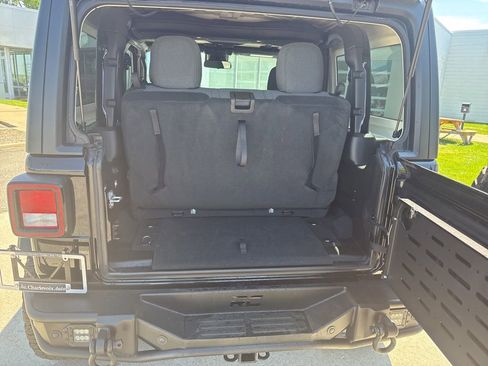 Used 2024 Jeep Wrangler Sport AWD/4WD image 20