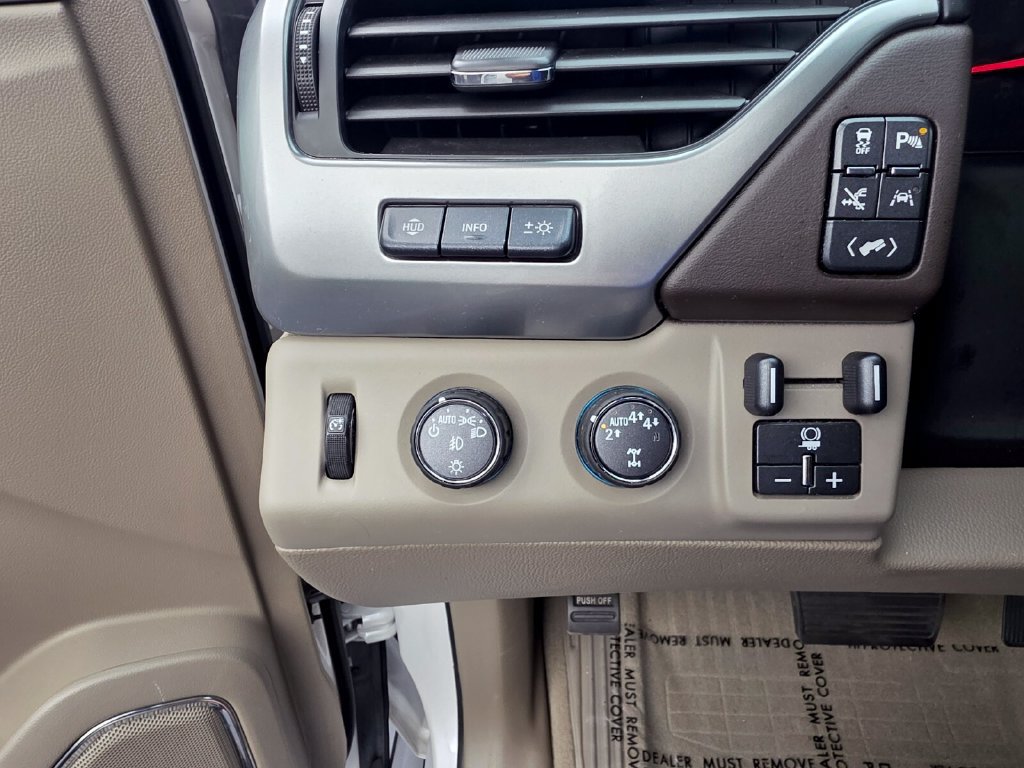 Used 2020 Chevrolet Suburban Premier w/ Premier 6.2L Value Package AWD/4WD image 28