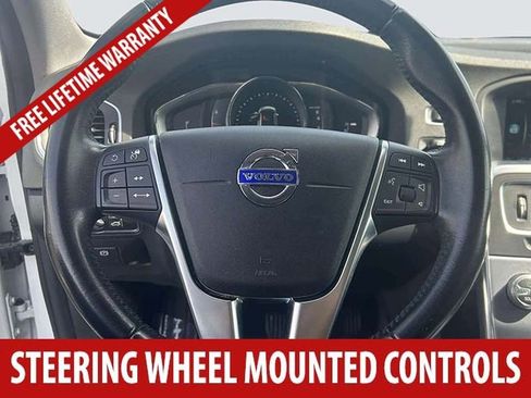 Used 2017 Volvo V60 T5 Cross Country Platinum AWD/4WD image 7