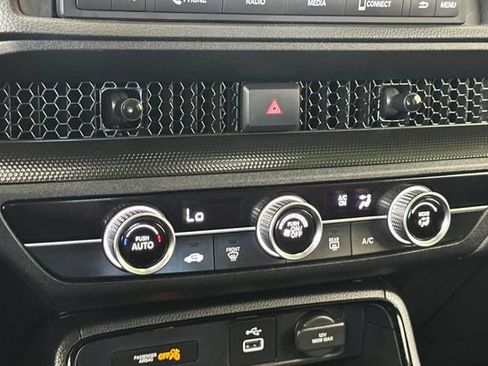Used 2025 Honda CR-V LX image 23