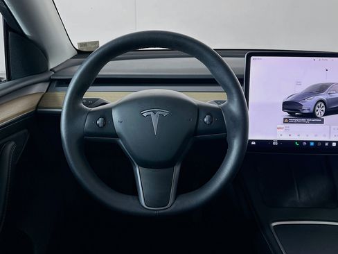 Used 2023 Tesla Model Y Long Range AWD/4WD image 17