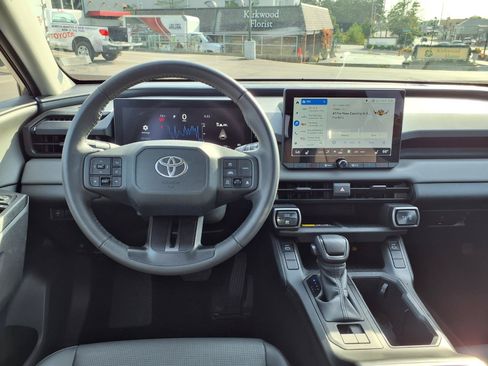 Used 2026 Toyota RAV4 XLE Premium FWD image 5