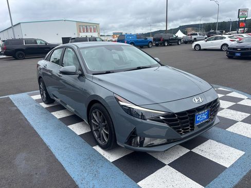 Used 2023 Hyundai Elantra Limited FWD image 7
