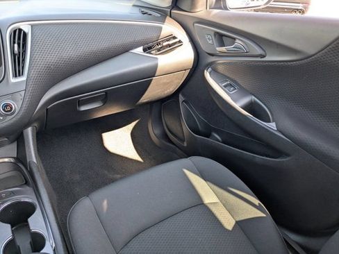 Used 2025 Chevrolet Malibu LT FWD image 18