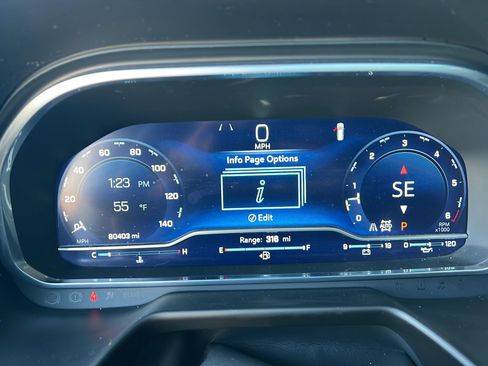 Used 2023 Chevrolet Tahoe Z71 w/ Luxury Package image 21