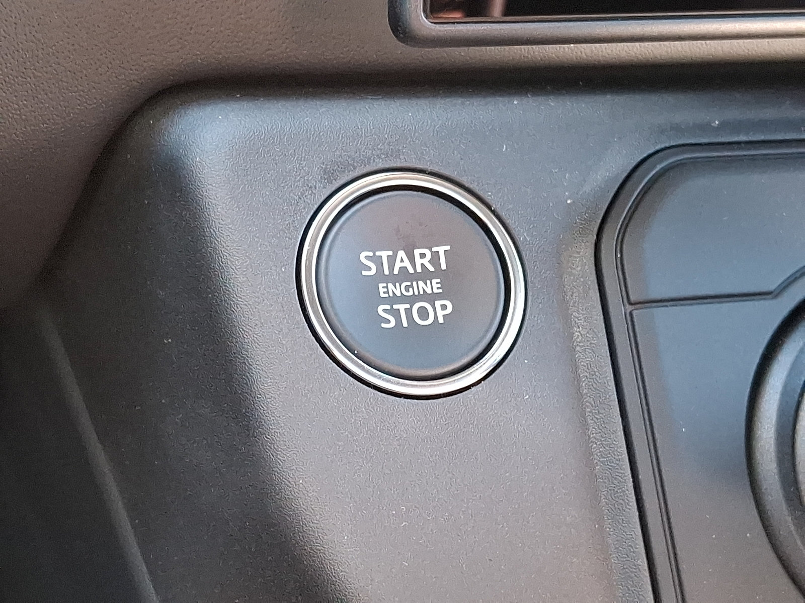 New 2026 Land Rover Defender 130 X-Dynamic SE AWD/4WD image 18