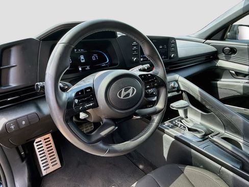 Used 2025 Hyundai Elantra Sport FWD image 12
