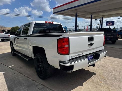 Used 2018 Chevrolet Silverado 1500 Custom w/ Custom Value Package RWD image 6