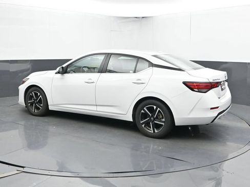 Used 2024 Nissan Sentra SV FWD image 9