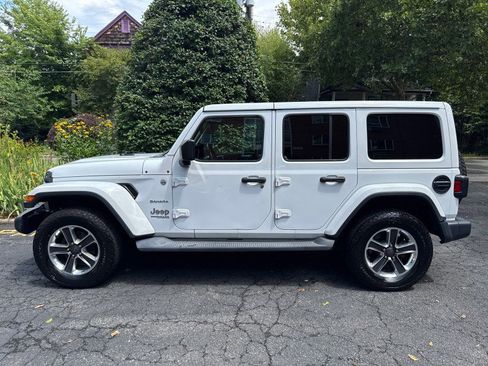 Used 2019 Jeep Wrangler Unlimited Sahara AWD/4WD image 7