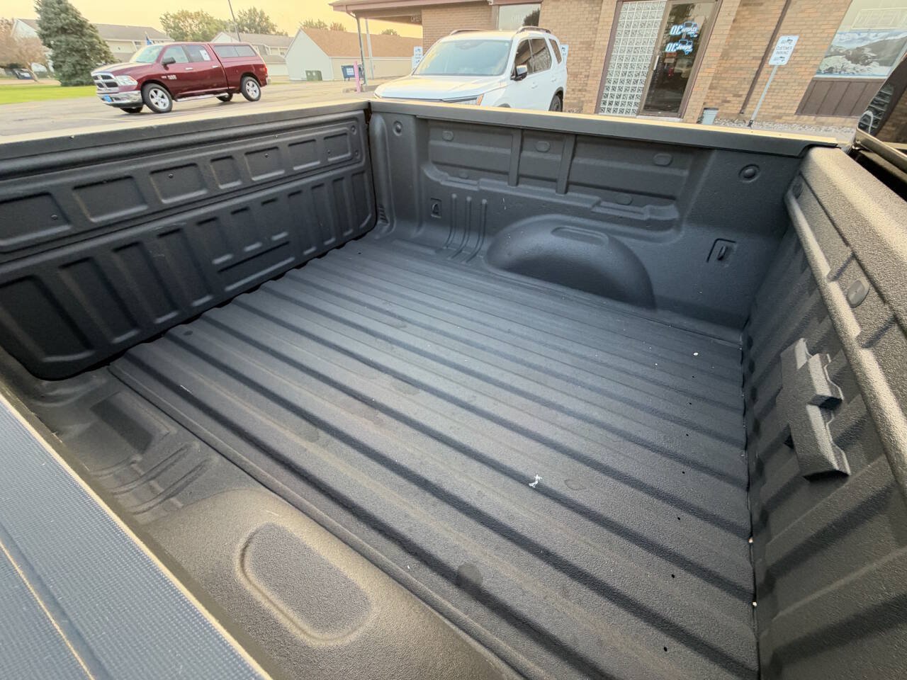 Used 2019 Chevrolet Colorado Z71 w/ Z71 Midnight Edition AWD/4WD image 18