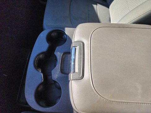 Used 2017 RAM 2500 SLT image 23