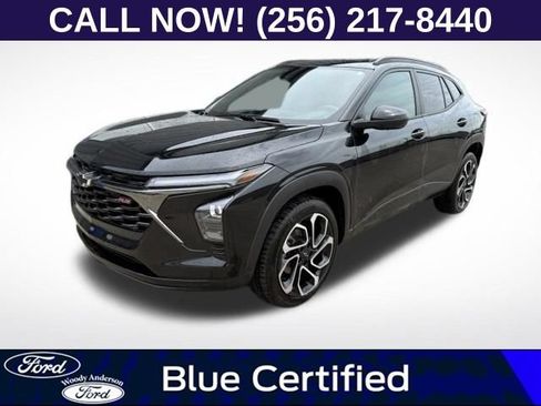 Used 2025 Chevrolet Trax RS w/ Driver Confidence Package FWD image 1