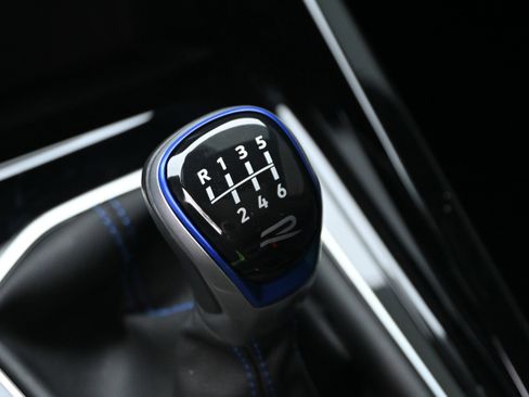 Used 2024 Volkswagen Golf R AWD/4WD image 43