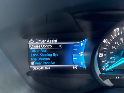 Used 2020 Ford Fusion SE FWD image 12