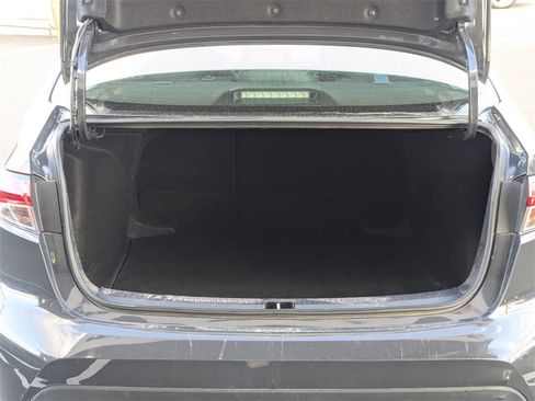 Used 2025 Toyota Corolla LE image 31