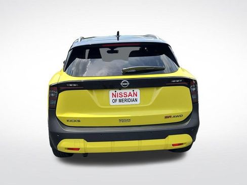 Used 2025 Nissan Kicks SR AWD/4WD image 4