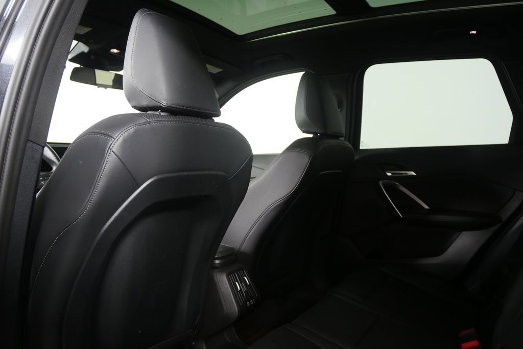 Certified 2025 BMW X1 xDrive28i AWD/4WD image 16