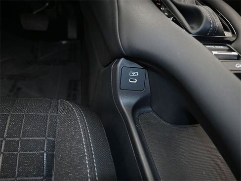 Used 2024 Honda HR-V LX image 26