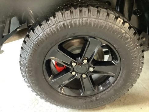 Certified 2019 Jeep Wrangler Unlimited Sahara AWD/4WD image 12