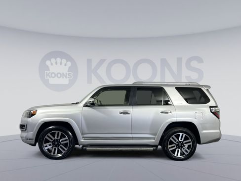 Used 2023 Toyota 4Runner Limited AWD/4WD image 7