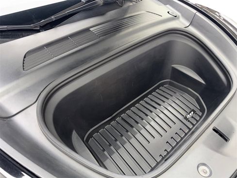 Used 2021 Tesla Model Y Long Range image 74