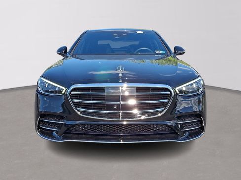 Used 2023 Mercedes-Benz S 500 4MATIC w/ AMG Line image 2