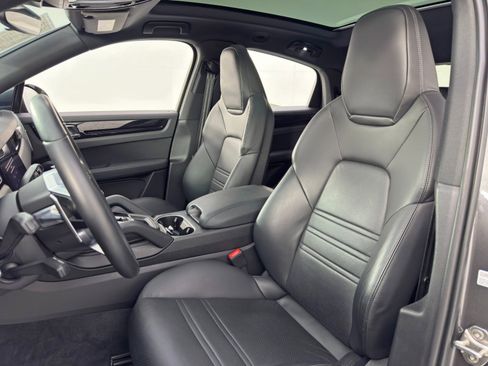 Used 2023 Porsche Cayenne Coupe AWD/4WD image 41