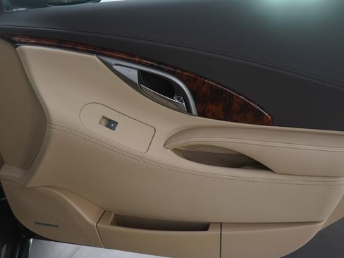 Used 2012 Buick LaCrosse Touring image 9