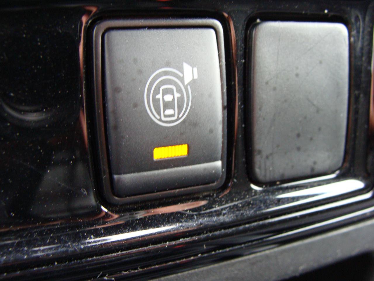Used 2024 Nissan Titan SV w/ SV Convenience Package AWD/4WD image 24