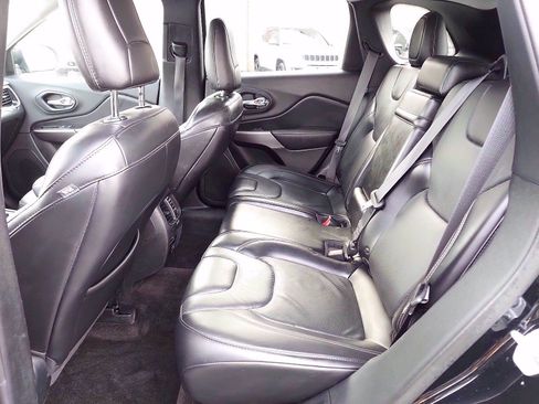 Certified 2019 Jeep Cherokee Limited image 11