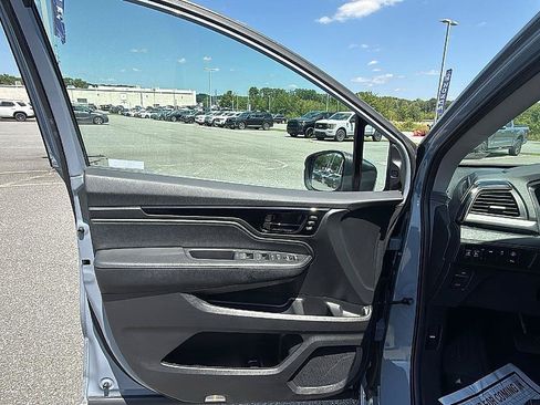 Used 2023 Honda Odyssey Touring image 23