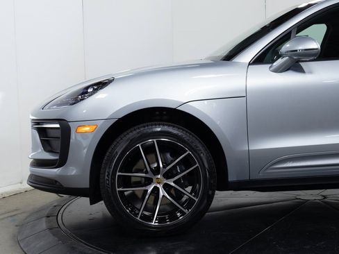 Certified 2025 Porsche Macan image 21