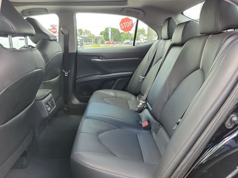 Used 2021 Toyota Camry XSE FWD image 16