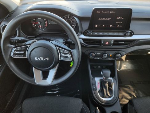 Used 2024 Kia Forte LXS image 27