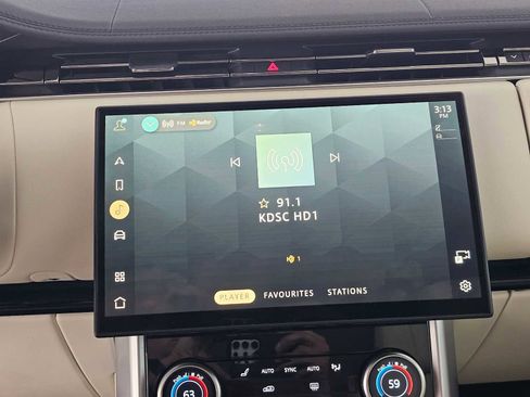 Used 2023 Land Rover Range Rover Long Wheelbase SE image 28