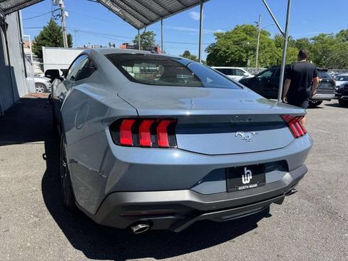 Used 2025 Ford Mustang Coupe RWD image 9
