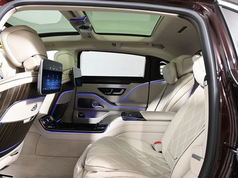 Used 2023 Mercedes-Benz Maybach S 680 4MATIC image 34