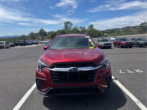 Used 2025 Subaru Ascent Premium AWD/4WD image 2